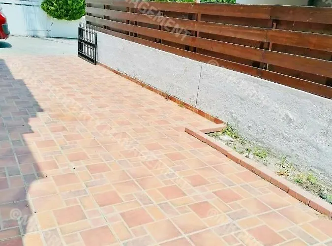 בית נופש Merika Complex 1 Hou.32 לרנקה