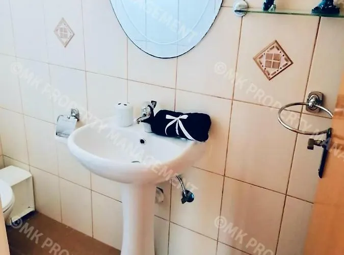 Merika Complex 1 Hou.32 * Larnaca